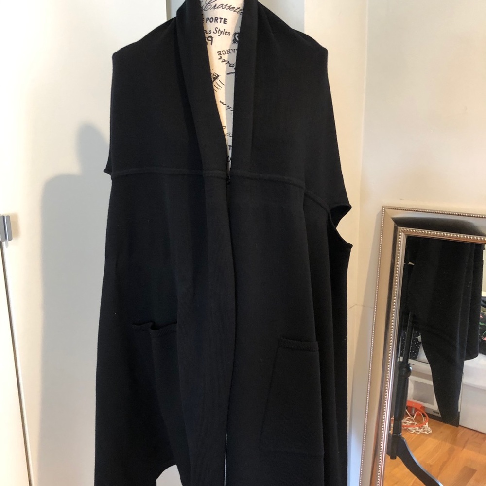 Lululemon Black Shawl